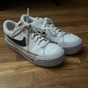 Nike White and Black Low-Top Sneakers